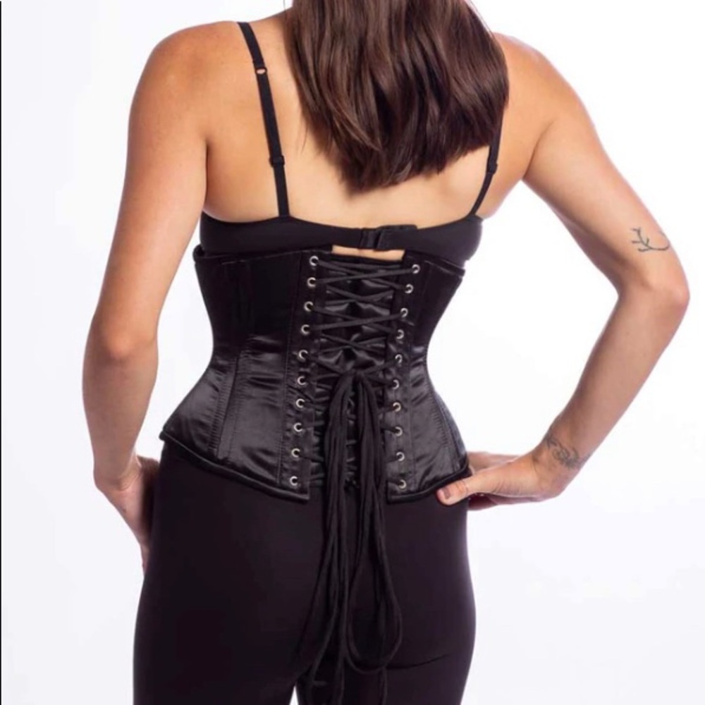 Orchard Corset Satin Romantic Curve Standard Underbust Corset size 28
